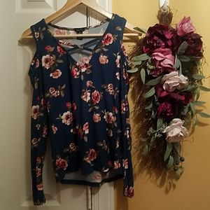 Open shoulder, flower printed long sleeve shirt